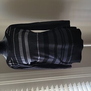 Women LOFT sweater Size L